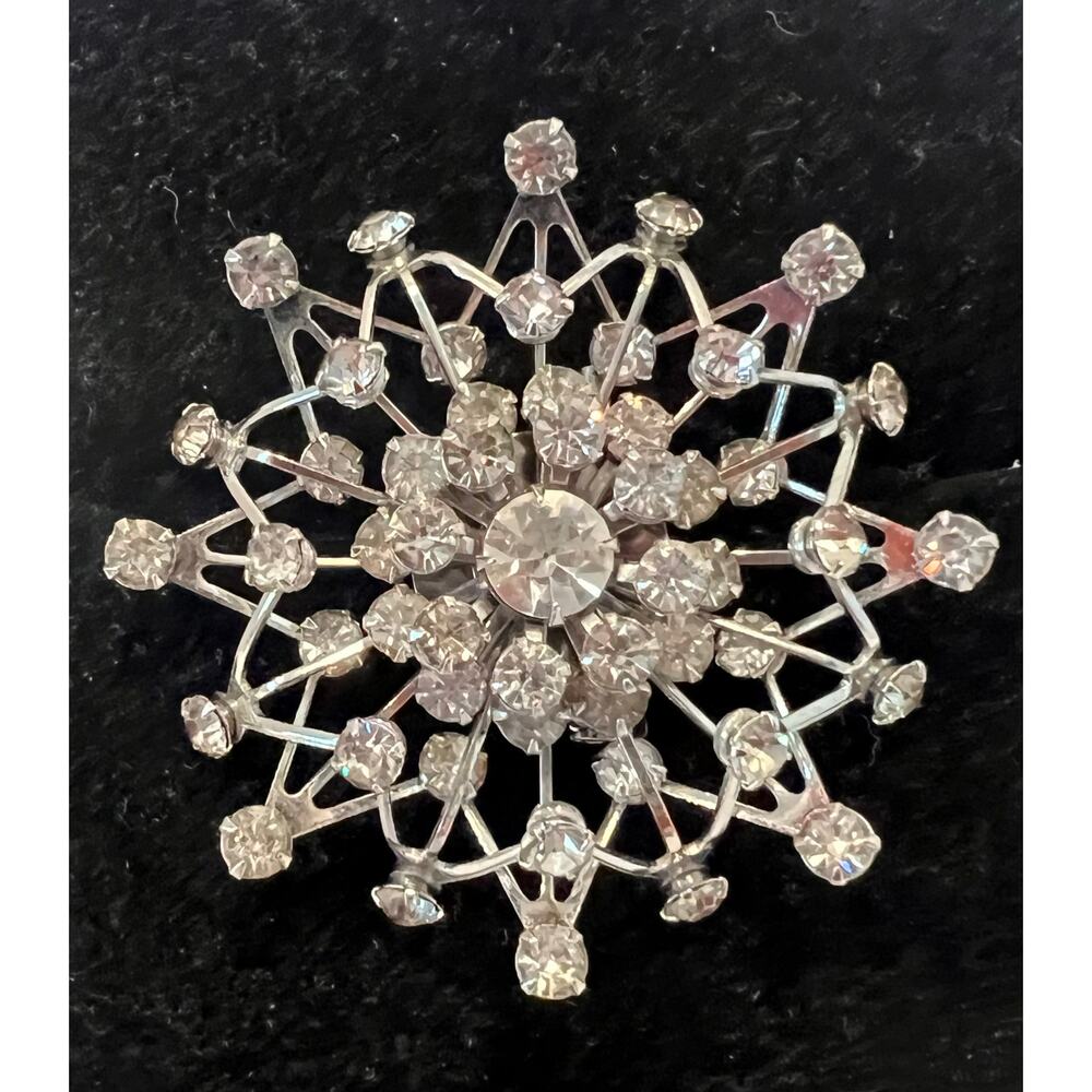 Vintage STARBURST Crystal Rhinestone Silver Tone Pin Brooch